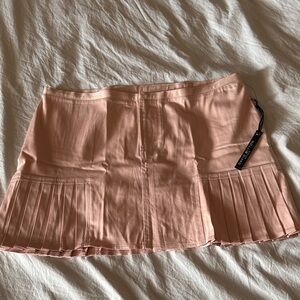 Chic Pleated Mini Skirt in Soft Pink